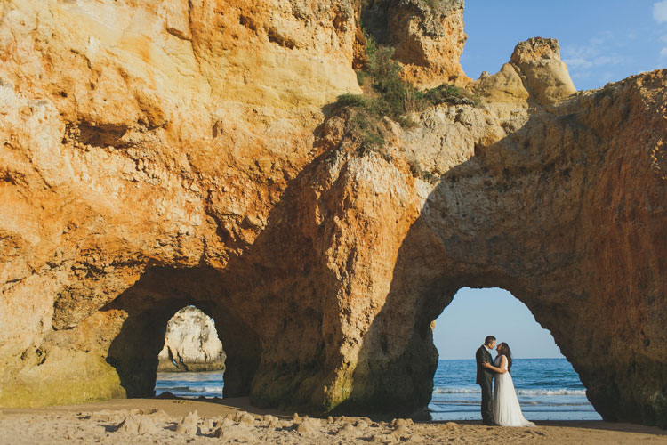 Algarve wedding photographer #osagostos #algarvewedding #beachwedding #quintadolago #palaciodeestoi #pousadadetavira #algarvevenue #canadianwedding #americancouple jesuscaballero.com