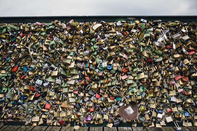 Love locks on Pont des Arts Paris by jesuscaballero.com