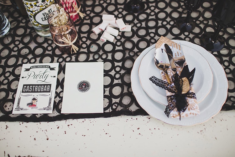 table black stationery for winter deco wedding in black rock and roll bride blog portugal wedding photographer jesuscaballero.com