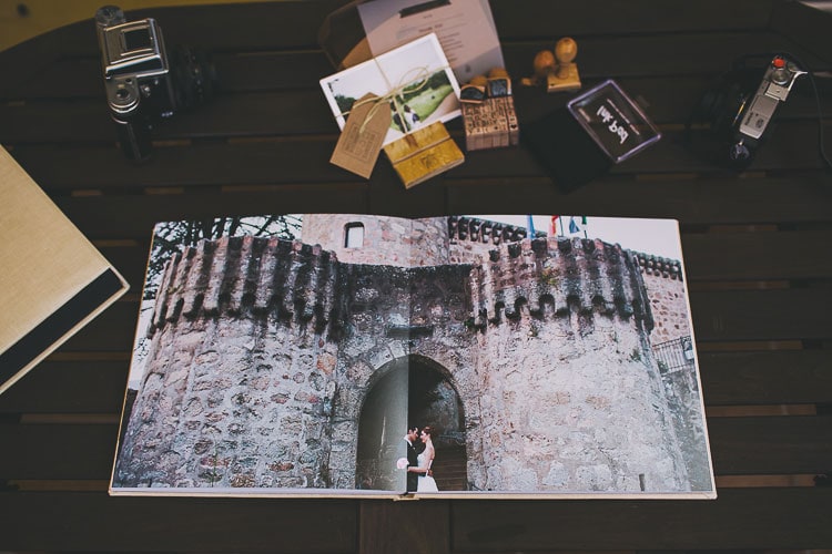 fine art wedding album, handmade artisan, with stamps to produce a material and tangible feelings of your weddings photographs for the next years www.jesuscaballero.com #weddingalbum #album #fineartebook #weddingbook #coffetablebook #qualitypaperalbum #photographs #wedding #portugal #photographer #london #barcelona #paris #rome #algarve