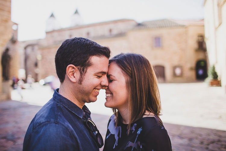 modern-couple-session-in-spain-medieval-city-caceres_0044