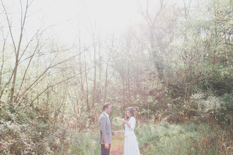 A small and intimate elopement in Oviedo, Asturies, at the north of Spain. A real love, a couple in love decided to have a lovely and intimate reading of their vowls at the forest of Zoreda in Oviedo, Asturias. Inspired in Boho and whimsical style, the ceremony was photographed by the destination photographer  jesus caballero #bodaasturias, #boda #asturias, #destination #destinationwedding #oviedo, #principado #elopement elopementoviedo engagementasturies #oviedowedding #destinationoviedo #weather #weatheroviedo #jesusshoots #oviedo, #playonde bayas, #principadodeasturias, #sendadeloso, #weddingaviles, #weddinggijon #zoreda #bosquezoreda #castlezoreda #castleforestzoreda #castillobosquezoreda #bosque #whimsical #weddingplanner #planneroviedo, wedding planner principado asturias, wedding planner oviedo marta del pozo gown, vestido novia marta del pozo oviedo www.jesuscaballero.com