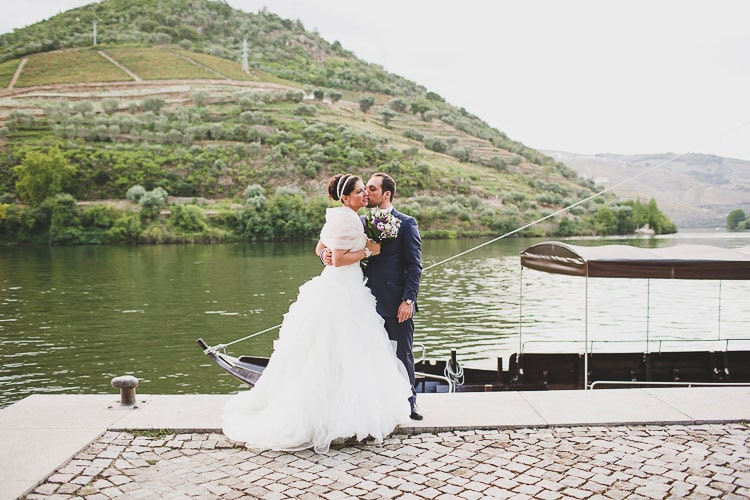 romantic cruise on a riverboat for destination wedding douro valley portugal wedding vintage house hotel pinhao photographer jesus caballero switzerland