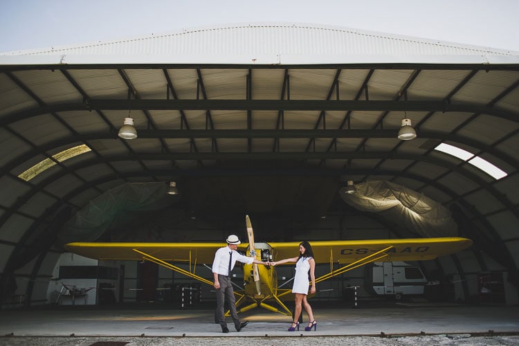 retro pre wedding session with airplane in portugal