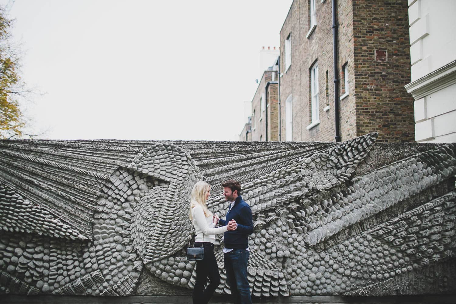couple engagement session in london