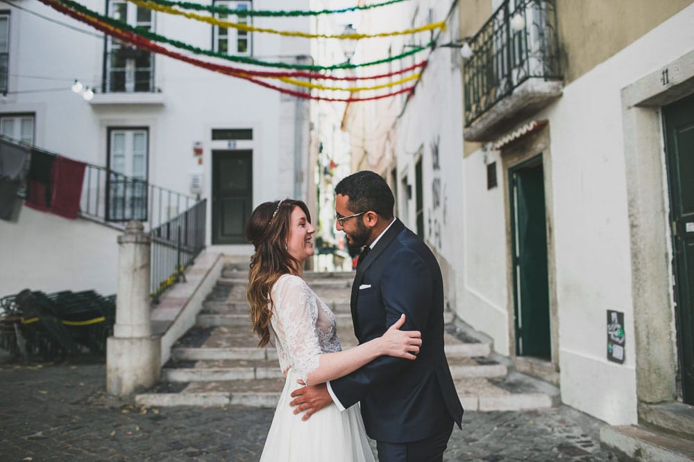 first look wedding in streets alfama Lisbon