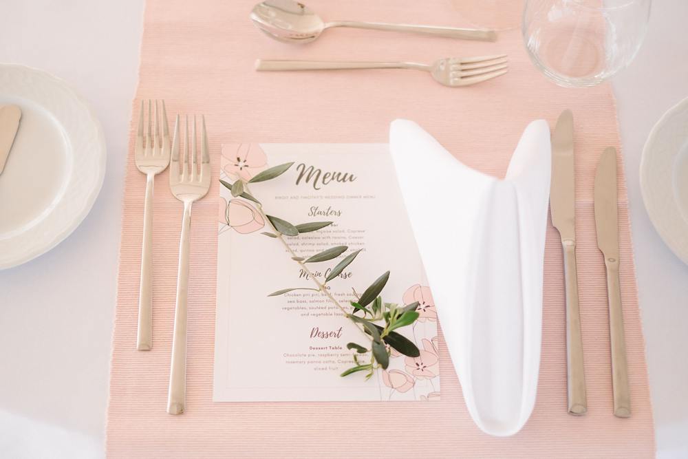 Asymmetrical Minimal Elegant pink Bridal table decoration with greenery suites alba resort www.jesuscaballero.com