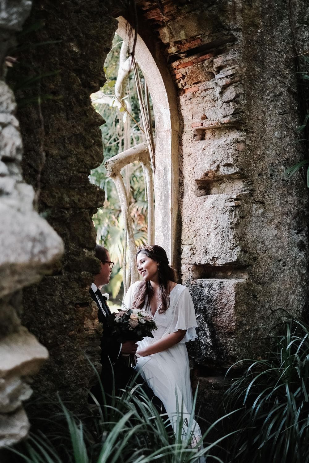 chapel ruins at Monserrate Palace #sintrawedding #outdoorwedding #sintraelopement #portugalphotographer jesuscaballero.com