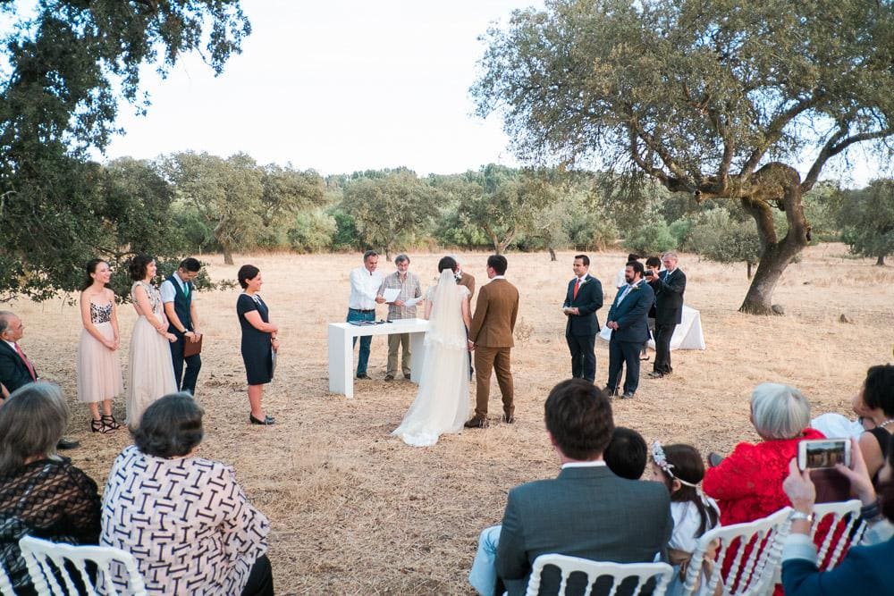 register law officiant for rustic wedding at countryside jesuscaballero.com