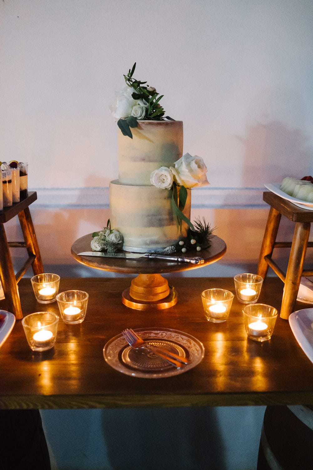 wedding cake wedding table decoration Ronda Mountain resort boho wedding #weddingdecor #olivedecoration #rusticwedding #bohowedding #rondamountainresort jesuscaballero.com