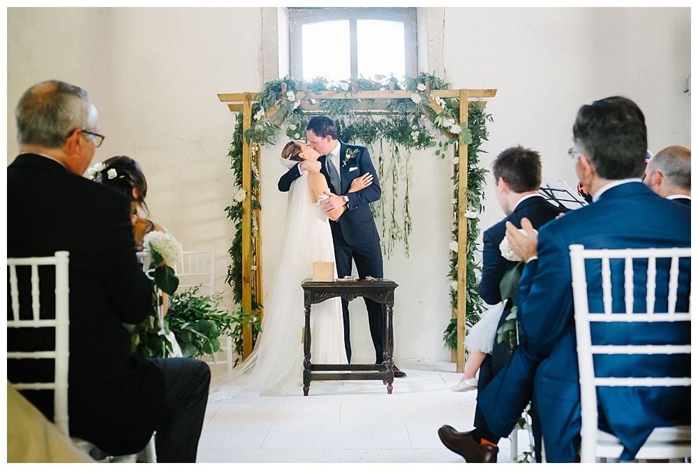 first kiss in south west france wedding #chateaulagauterie #chateauwedding #marryinfrance #bergerac #franceweddingphotography #dordognewedding #bergeracwedding #frenchwedding #southwestfrancewedding jesuscaballero.com