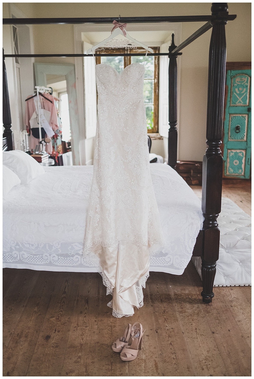 Maggie Sottero wedding dress for boho brides #MaggieSottero #AllistaireCollection #bohobride #myvintagewedding