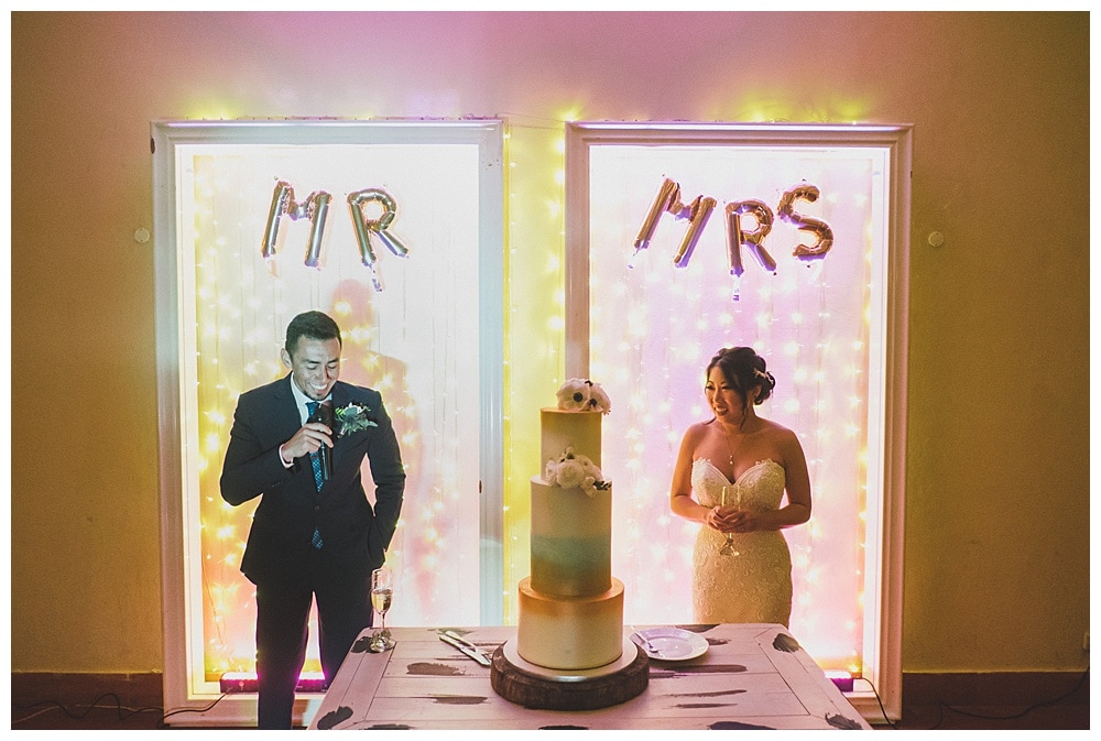wedding cake by Migalha doce for elegant wedding in Quinta Vintage #weddingcake #migalhadoce #elegantcake #weddingtable #weddingdecoration #bohowedding #intimatewedding #sintrawedding #rainywedding #quintamyvintagewedding