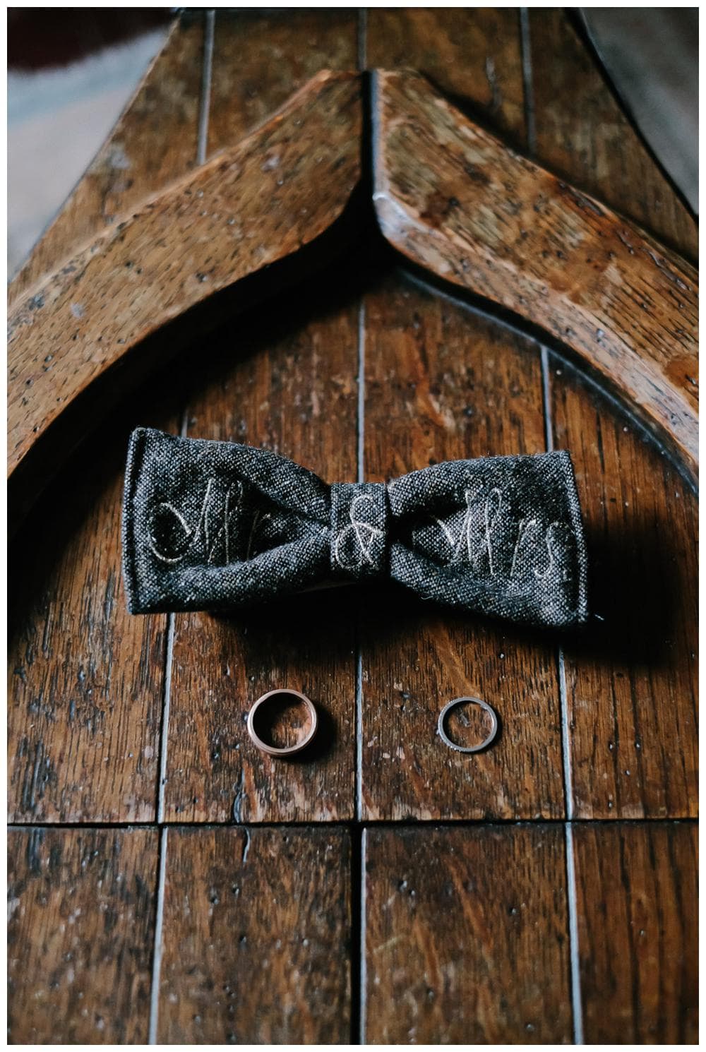 bow tie for dog with wedding bands in france #bowtie #dogring #weddingring #dogrings