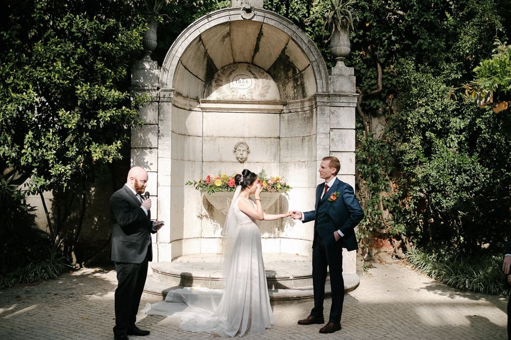 intimate small wedding in Lisbon gremio palace