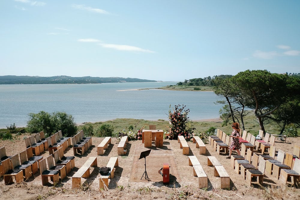 platform for Ceremony overlooking the lake in Obidos at Rio do Prado #platformceremony #lakewedding #lagoonwedding #riodoprado
